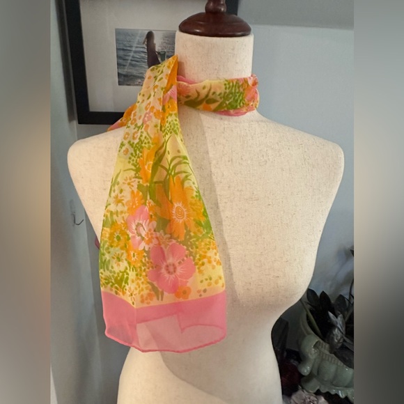 Vintage 1960s Floral Spring Pastel Scarf Hand Rolled made in Japan - Picture 2 of 12